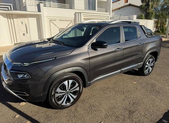 FIAT TORO 2.2 TURBO DIESEL VOLCANO 4WD AT9 FIAT TORO 2.2 TURBO DIESEL VOLCANO 4WD AT9